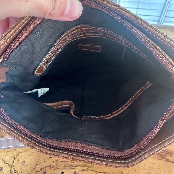 Chaps Two-Tone Leather Shoulder Bag - Picture 4 of 7